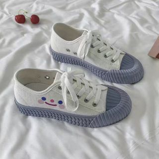 Hàng order Giày thể thao trắng viền xanh