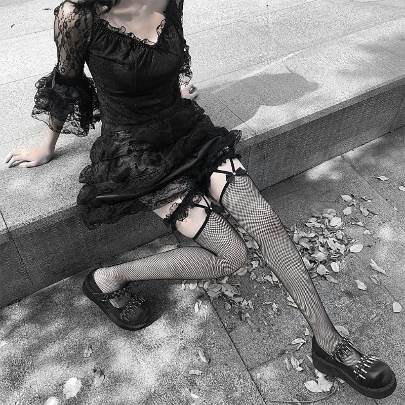 Vớ lưới dài qua gối đính nơ phong cách gothic dành cho nữ