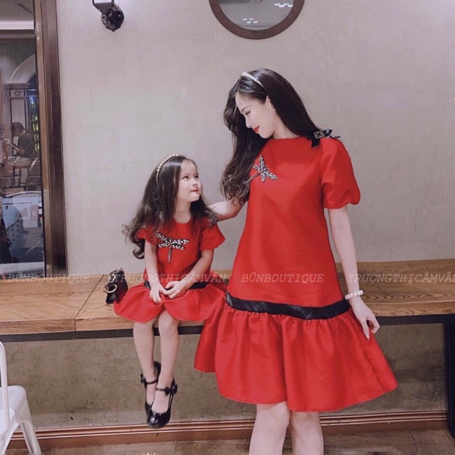 Set váy mẹ và bé chuồn chuồn đính đá