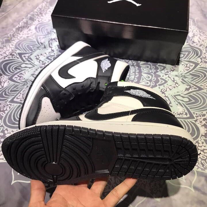 [Sale Sốc] giày jordan đen trắng cao cổ, jordan panda | BigBuy360 - bigbuy360.vn