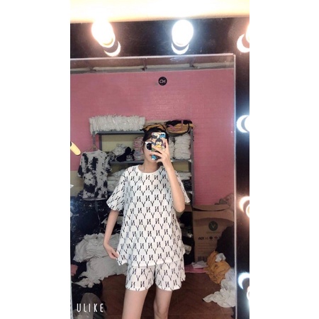 Sét bộ hoạ tiết chữ N và Y, form unisex, có 2 màu đen và trắng nha. Sét gồm cả áo thun và quần đùi nhé