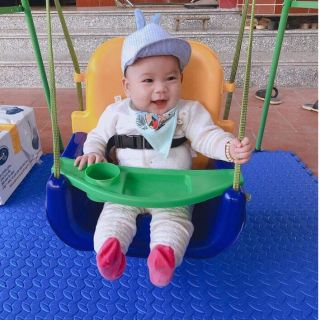 ghế xích đu đa năng cho bé ăn dặm