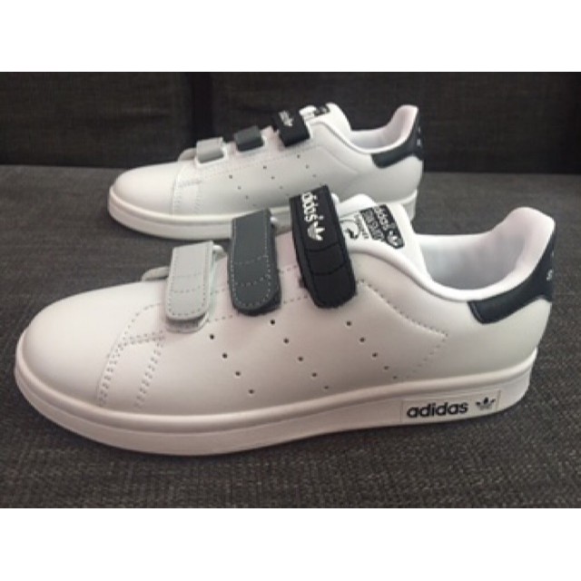 Giày thể thao adidas