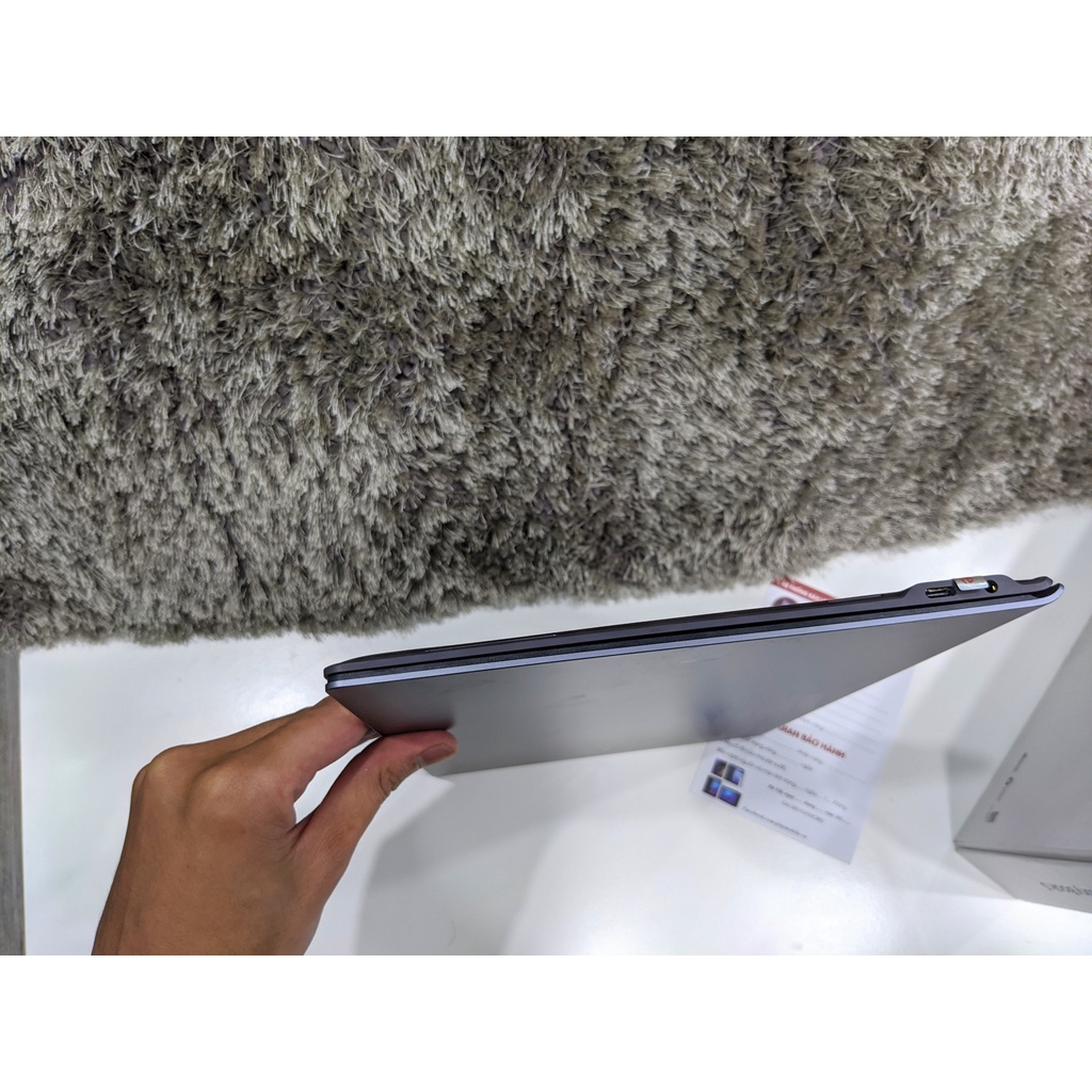 Laptop Samsung Galaxy Book S 13.3 inch Bản Lắp sim LTE Mỏng nhẹ || Ram 8GB SSD 256GB Tại Playmobile