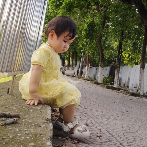 Váy cho bé kiểu dáng babydoll chất liệu cotton phối vải ren điệu đà LABAMO