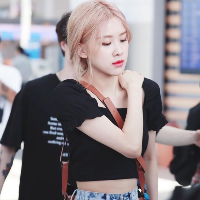 ÁO CROP TOP ROSE BLACKPINK
