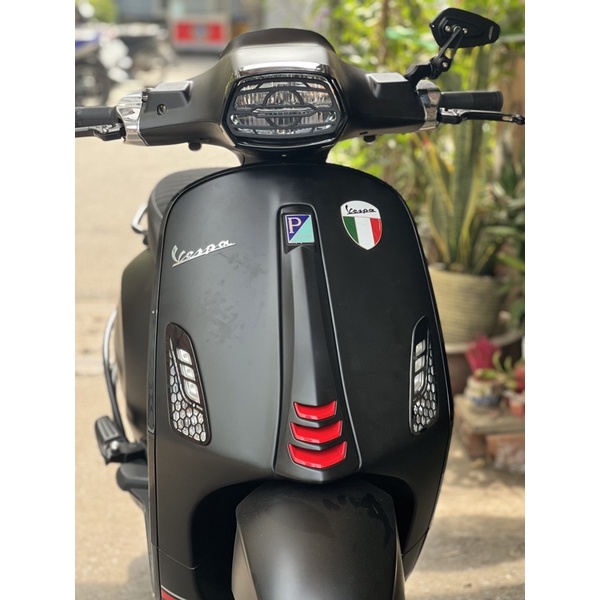 Bộ ốp bảo vệ xi nhan trước sau cho Vespa