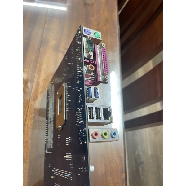 MAIN-P75-D3V-4khe ram chạy VGA rời cho games