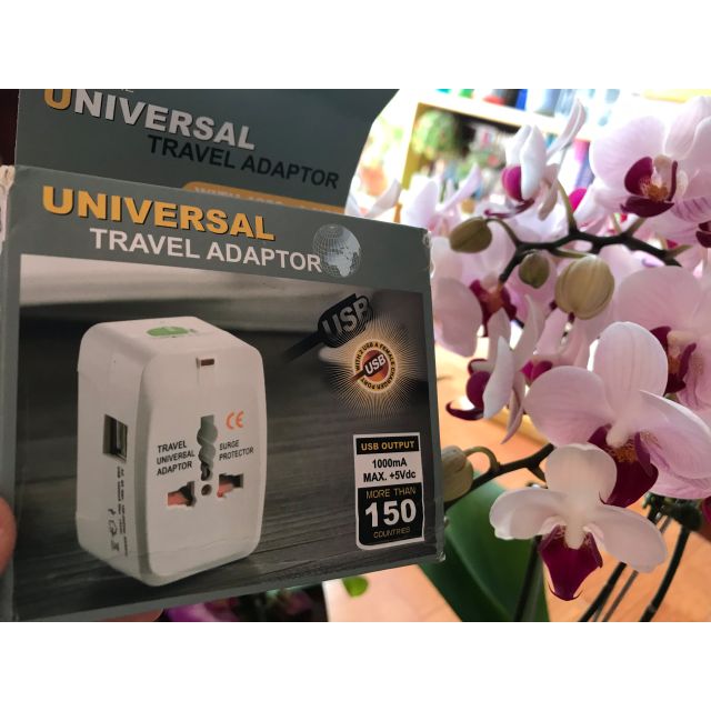 Ổ cắm điện du lịch 2 cổng USB quốc tế [UNIVERSAL TRAVEL ADAPTOR]