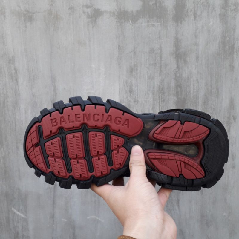 Giày thể thao balen track màu đen vàng sc lót thạch