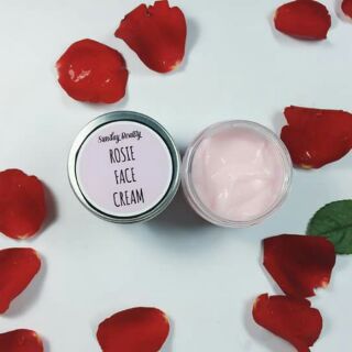 Kem dưỡng trắng da rosie handmade