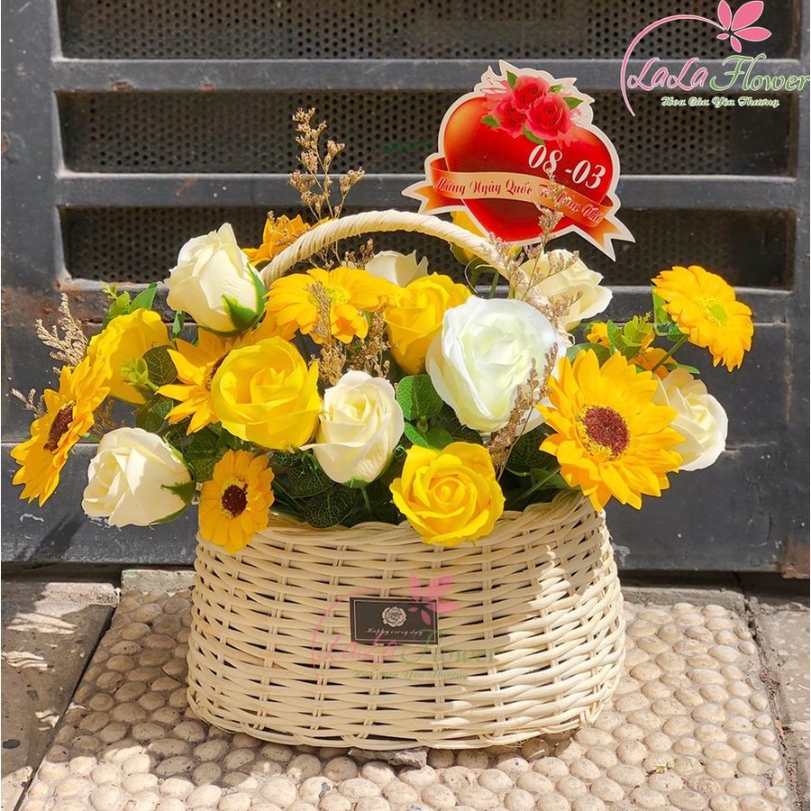 Giỏ hoa hồng sáp thơm vĩnh cửu giá rẻ siêu đẹp thích hợp làm quà tặng hoa 8/3, 20/10, 20/11 trang trí nhà cửa