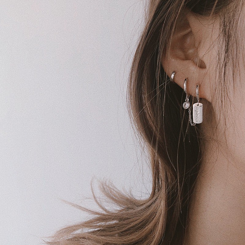 Khuyên tai dáng dài hai cách đeo mặt tròn tua rua chữ cái kim loại thời trang sành điệu dành cho nữ