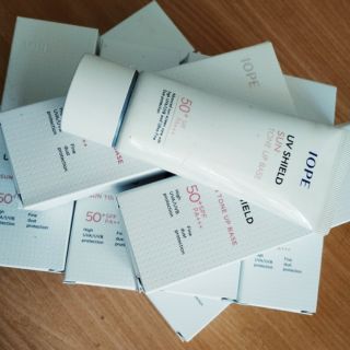 Iope sun tone up base - kem chống nắng thần thánh