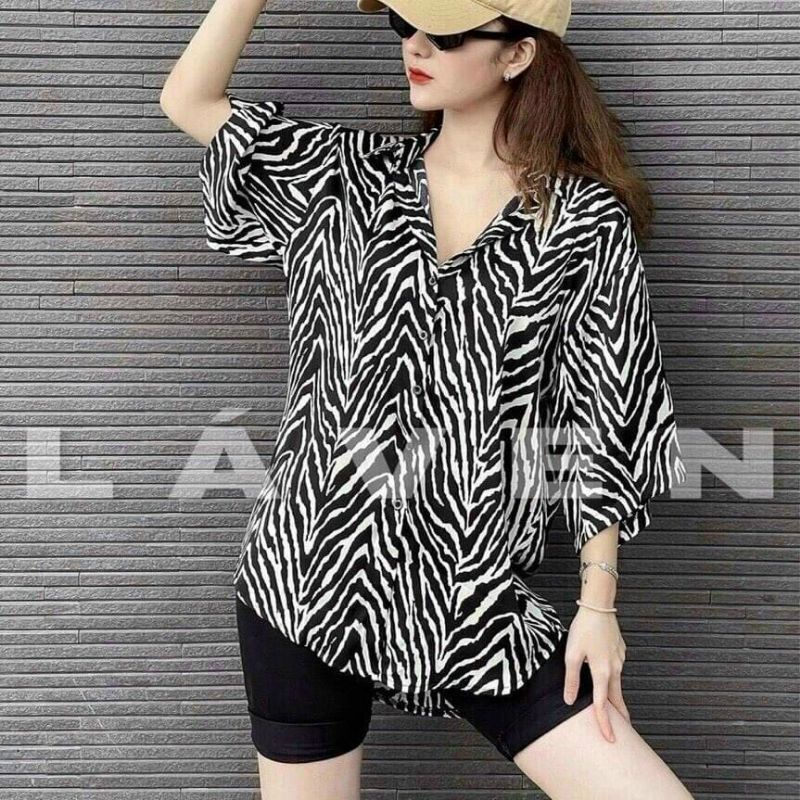 Áo sơmi tay lỡ form thụng họa tiết beo siêu hót