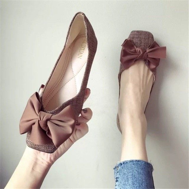 Giày búp bê da nhung D-U mũi nhọn