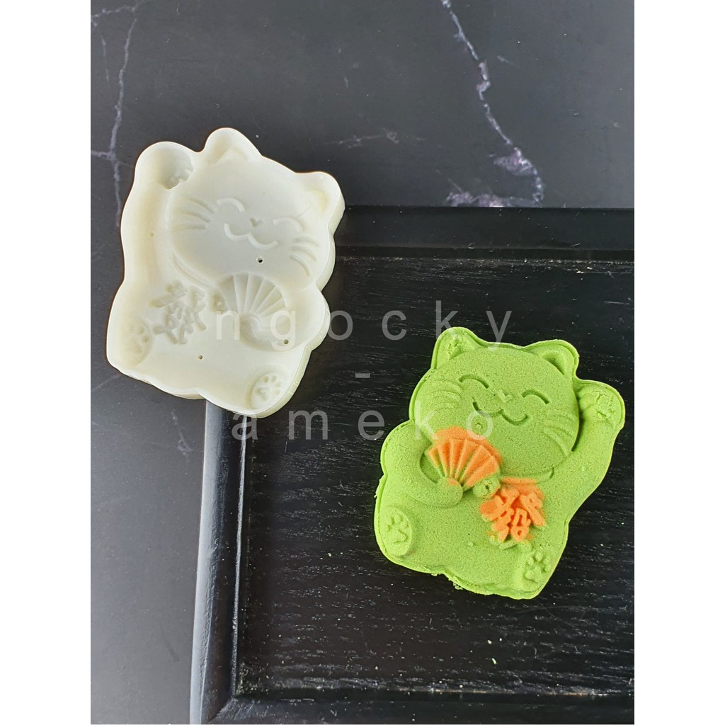 NQ75-870 - KHUÔN LÒ XO BÁNH TRUNG THU / BÁNH DỨA  HÌNH MÈO THẦN TÀI 75G