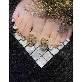 Charm lớn đính móng chân mã E