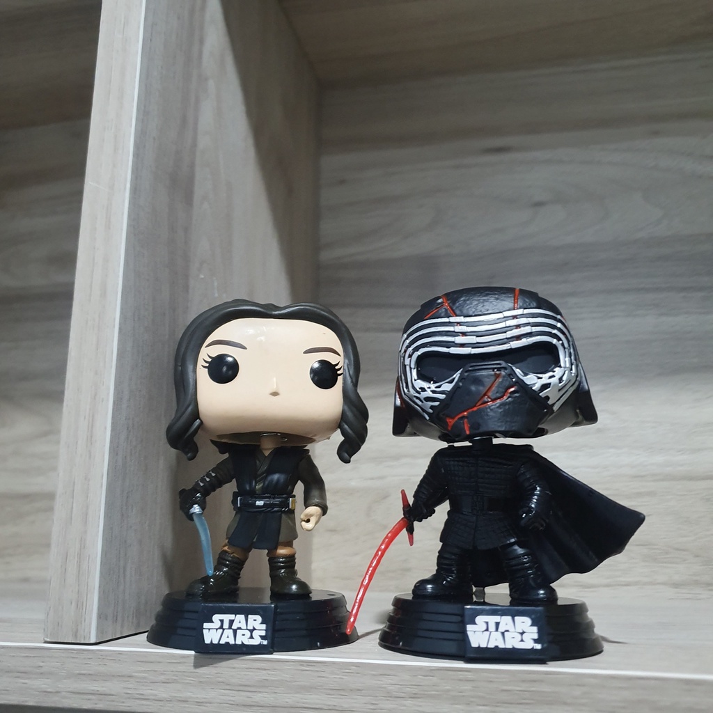 Bộ mô hình đôi Starwar Funko Pop- Rey và Kylo Ren