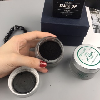 BỘT THAN HOẠT TÍNH TRẮNG RĂNG SMILE UP