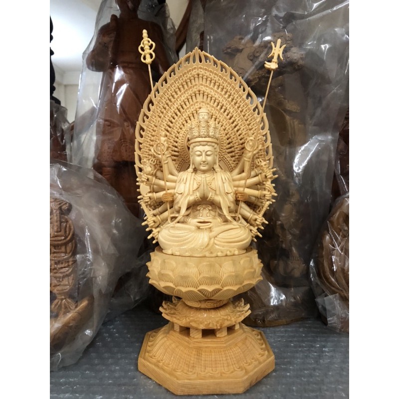 Phật Thiên Thủ Thiên Nhãn Gỗ Hoàng Dương Hộ Mệnh