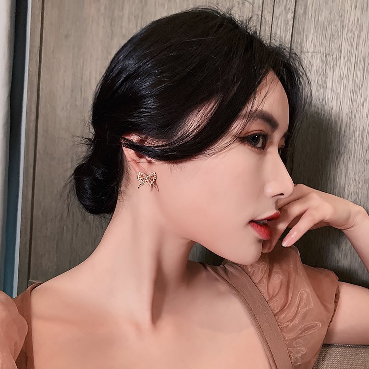 S925 Silver-plated Female Earrings with Beautiful Pearl Bow for Women