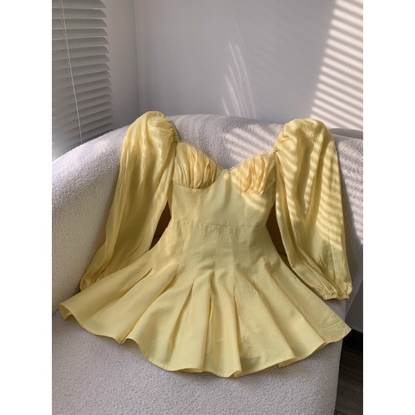 Đầm xoè tay phồng phối ren vàng