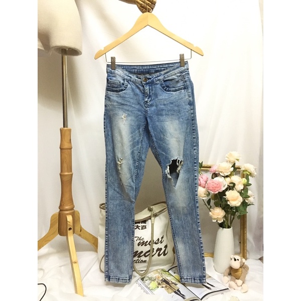 Quần jean(quần bò)rách, dáng ôm, vải co dãn, cạp trễ, si tuyển 632