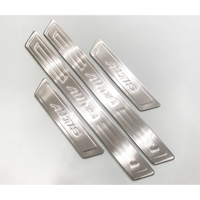 Ốp bậc cửa, Nẹp bước chân trong, ngoài xe Toyota Altis 2014 - 2021 chất liệu inox