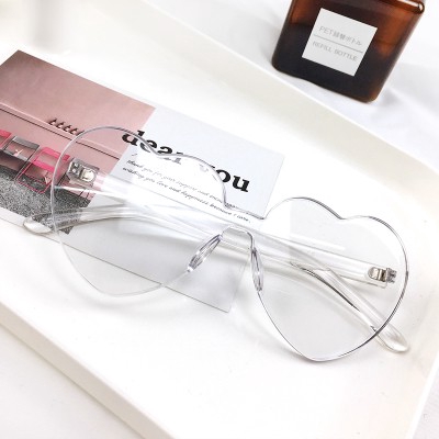 Kính mát giả tiếng anh hình trái tim độc đáo chống tia UV400 | BigBuy360 - bigbuy360.vn