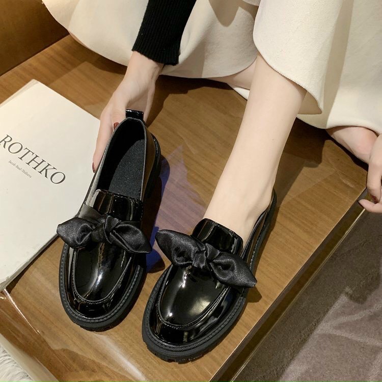 Giày búp bê mũi tròn da trơn phối nơ tai thỏ xinh xắn