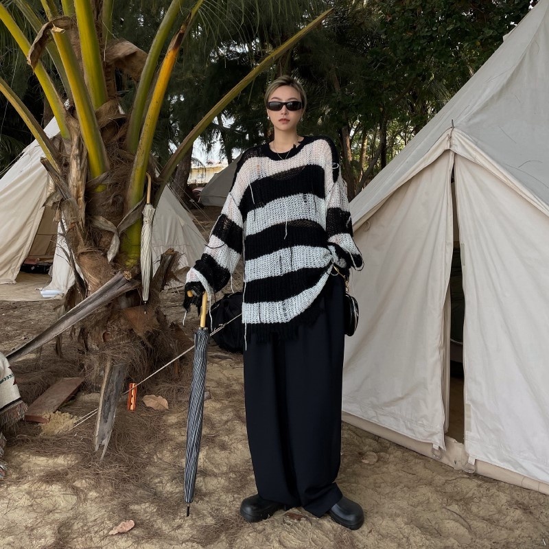Áo sweater len lưới họa tiết kẻ sọc đen trắng dài tay phong cách cá tính thời trang Becky