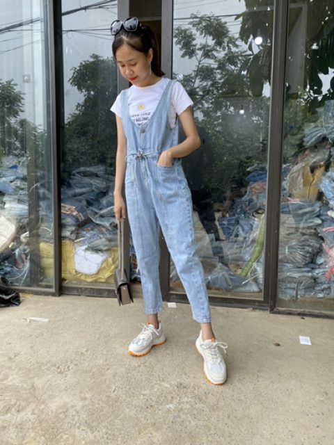 Quần bò yếm gần trơn (mà 01) | BigBuy360 - bigbuy360.vn