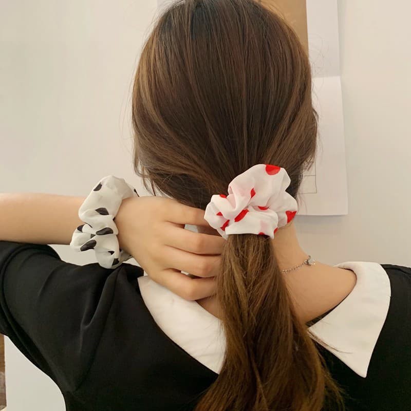 Scrunchies - Dây cột tóc vải họa tiết trái tim