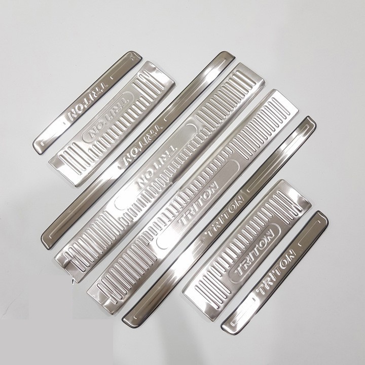 Ốp Bậc Cửa Xe Mitsu Triton 2016 đến 2021 mẫu INOX cao cấp