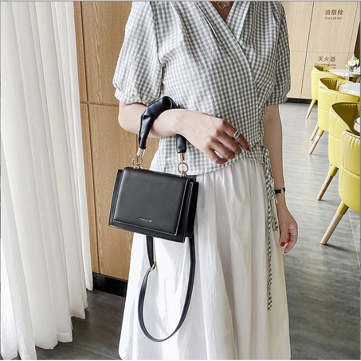 Túi xách nữ đeo chéo dáng vuông chất da mềm mịn phong cách Hàn Quốc Capucha T183