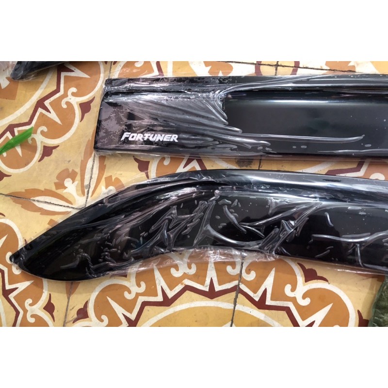 Vè che mưa Toyota Fortuner 2010-2015