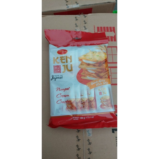 Bánh quy hạt nhân kem dẻo Kenju gói 186 g x 12 cái
