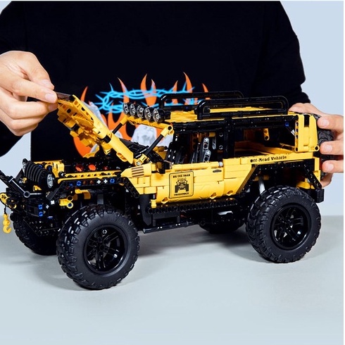 Bộ lắp ráp xe địa hình Jeep động cơ V6 Onebot - 1600 mảnh ghép