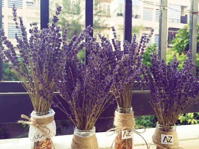 Combo lọ hoa oải hương True Lavender (bình có hoa như hình) và túi thơm