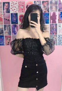 Set áo bẹt vai phối chân váy nút