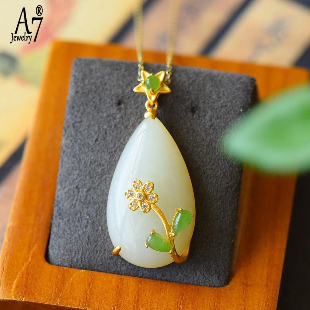 Vòng cổ Ngọc Bích Màu Trắng Đính Đá Ngọc Bích Cho Phụ Nữ Trung Niên