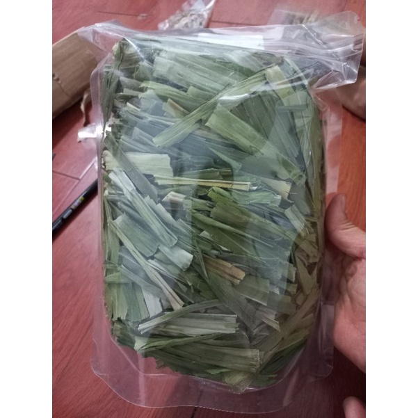 bịch 100g lá nếp/lá dứa / lá nếp thơm sấy khô