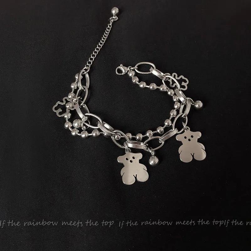 Vòng tay thép titan mặt hình gấu phong cách retro cho nữ