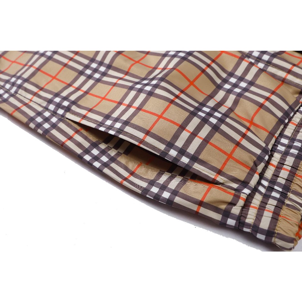 Quần ngắn cotton thêu logo Burberry thời trang cho unisex