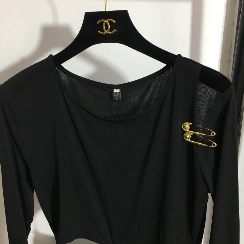 Đầm ôm tay dài khoét sườn đính ghim cài cá tính thương hiệu Versace cao cấp