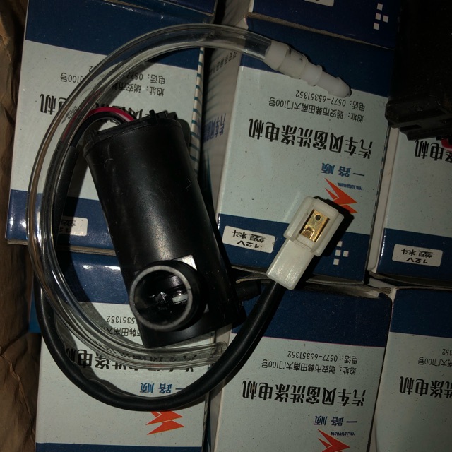 Sản phẩm gia đình làm: Mô tơ phun nước kính lỗ to 12v