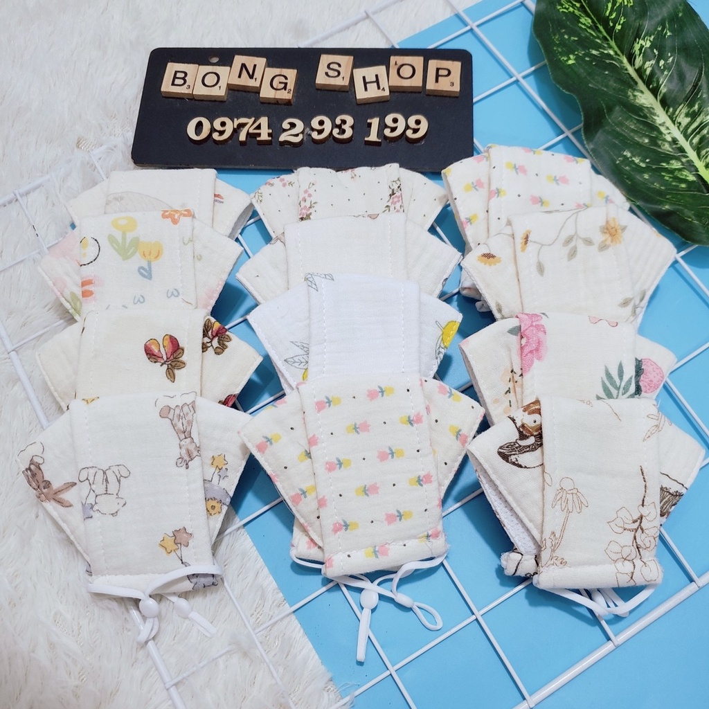Sét 2 Khẩu Trang Vải Xô Muslin 3 Lớp - Hoạ Tiết Dễ Thương Cho Bé Trai Bé Gái Từ 5-24 tháng
