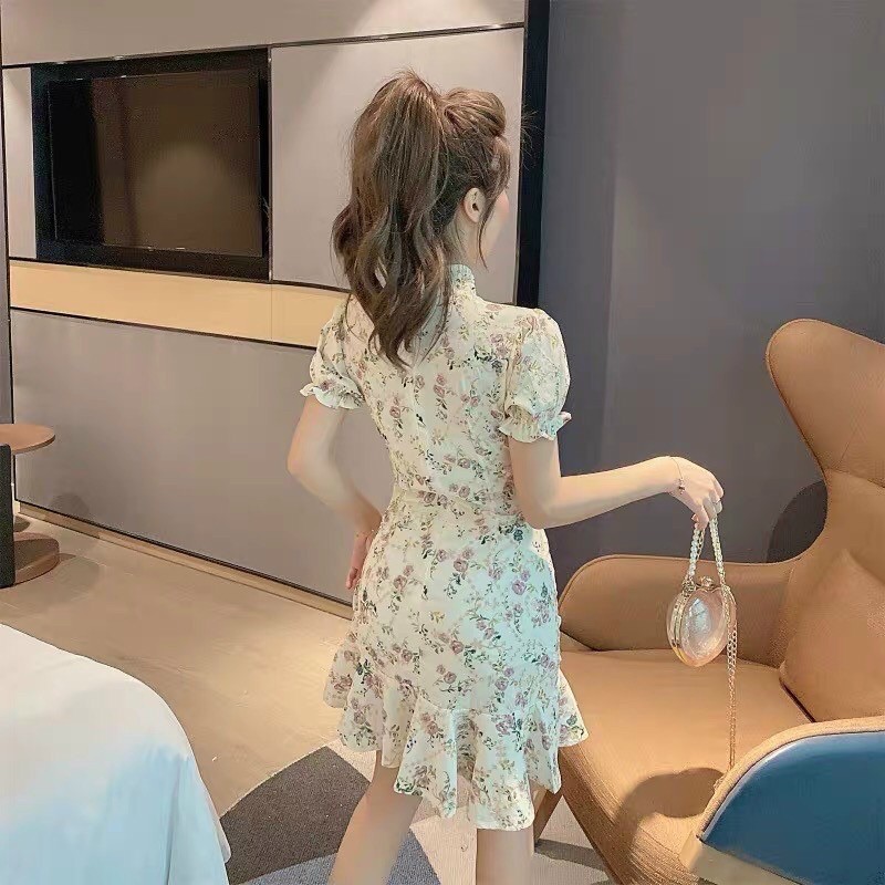 Đầm cổ tàu rút dây hông hoạ tiết hoa nhí mặc tết