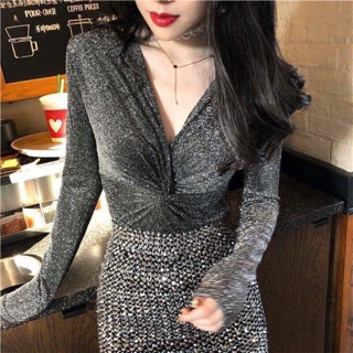 Áo nhũ cổ V